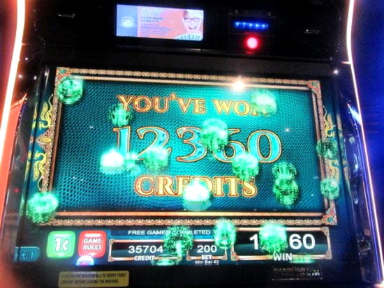 10 Free Spins right now at CasiPlay Casino