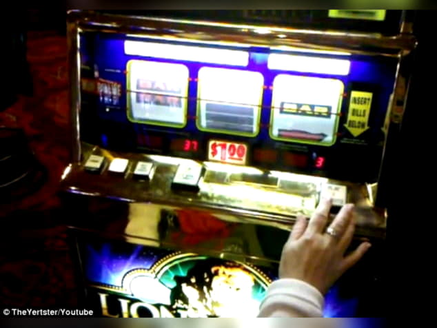 100 free casino spins at 888 Casino