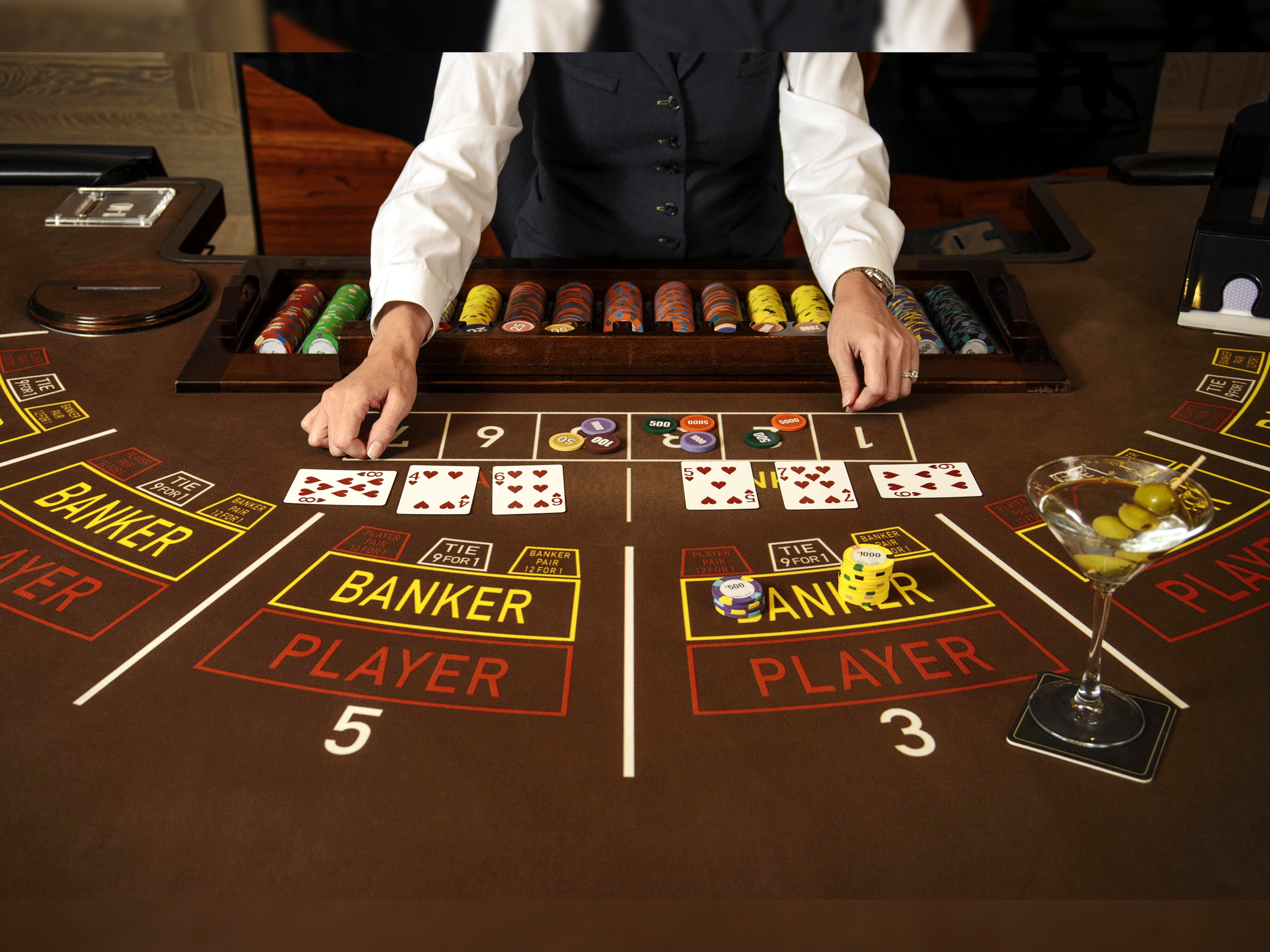 $888 Daily freeroll slot tournament at Get Lucky Casino