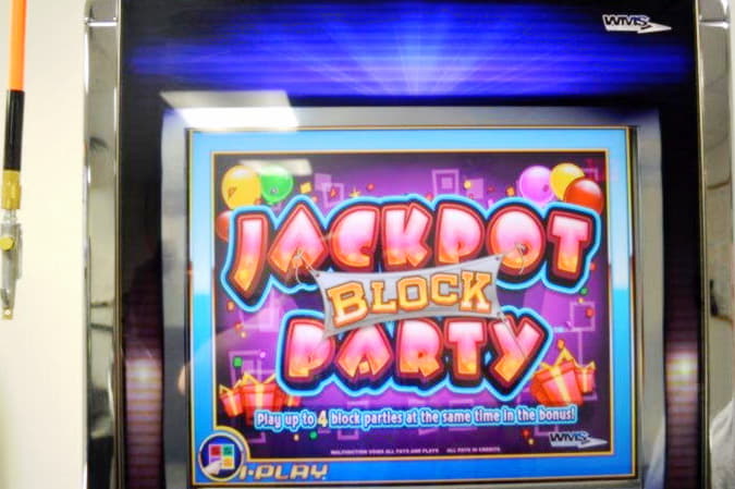 EUR 605 Daily freeroll slot tournament at Platinum Play Casino