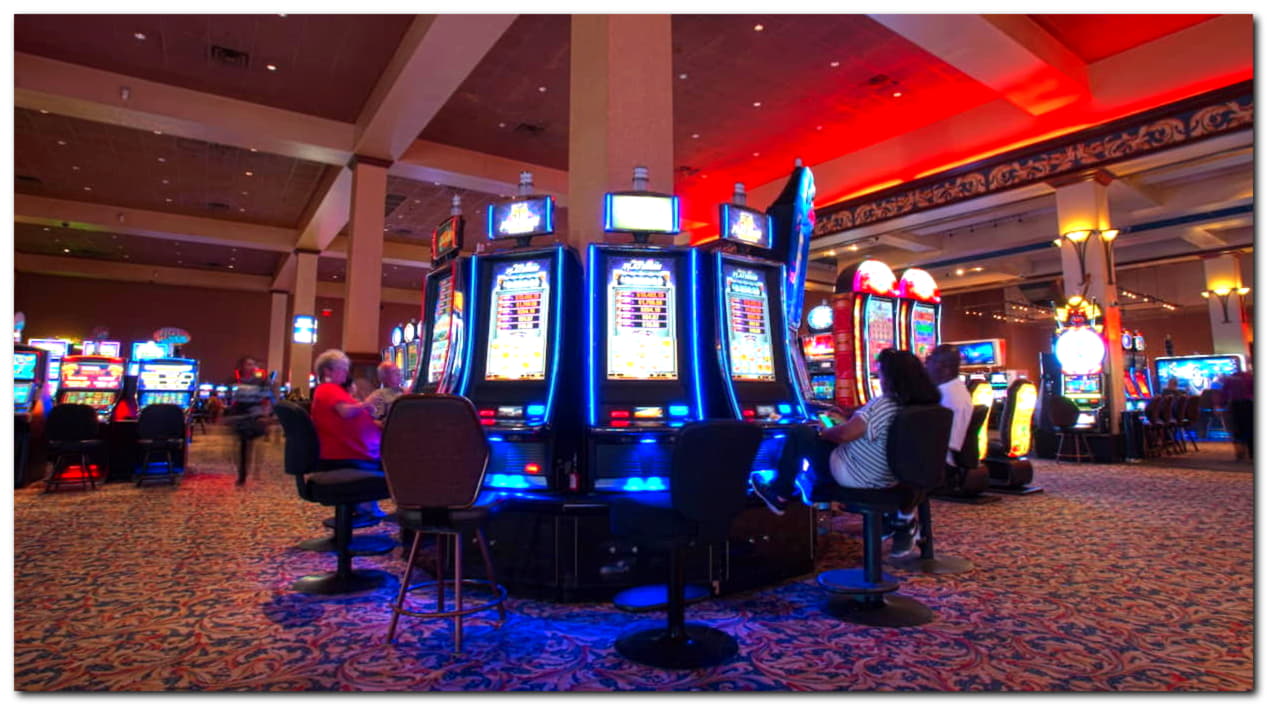 £590 Free Casino Ticket at Royal Vegas Casino