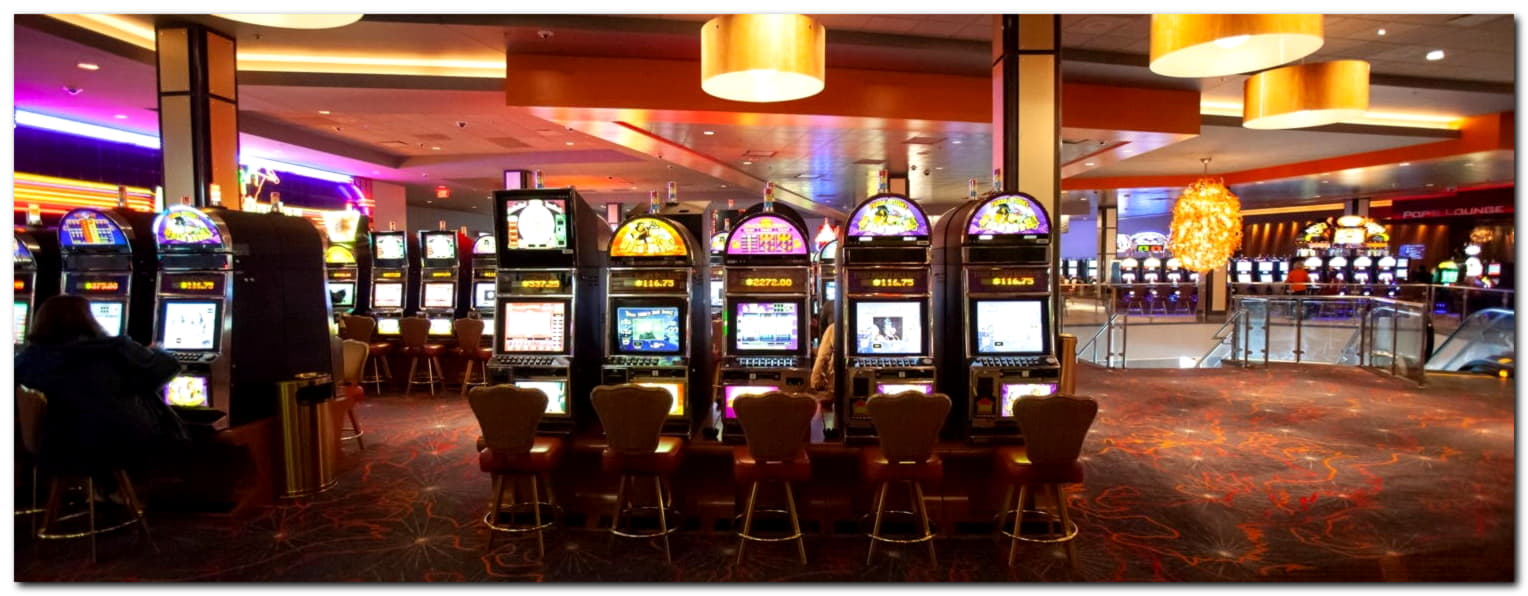 895% First Deposit Bonus at Malina Casino