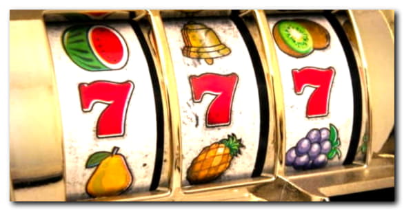 $280 Free Chip at Royal Vegas Casino