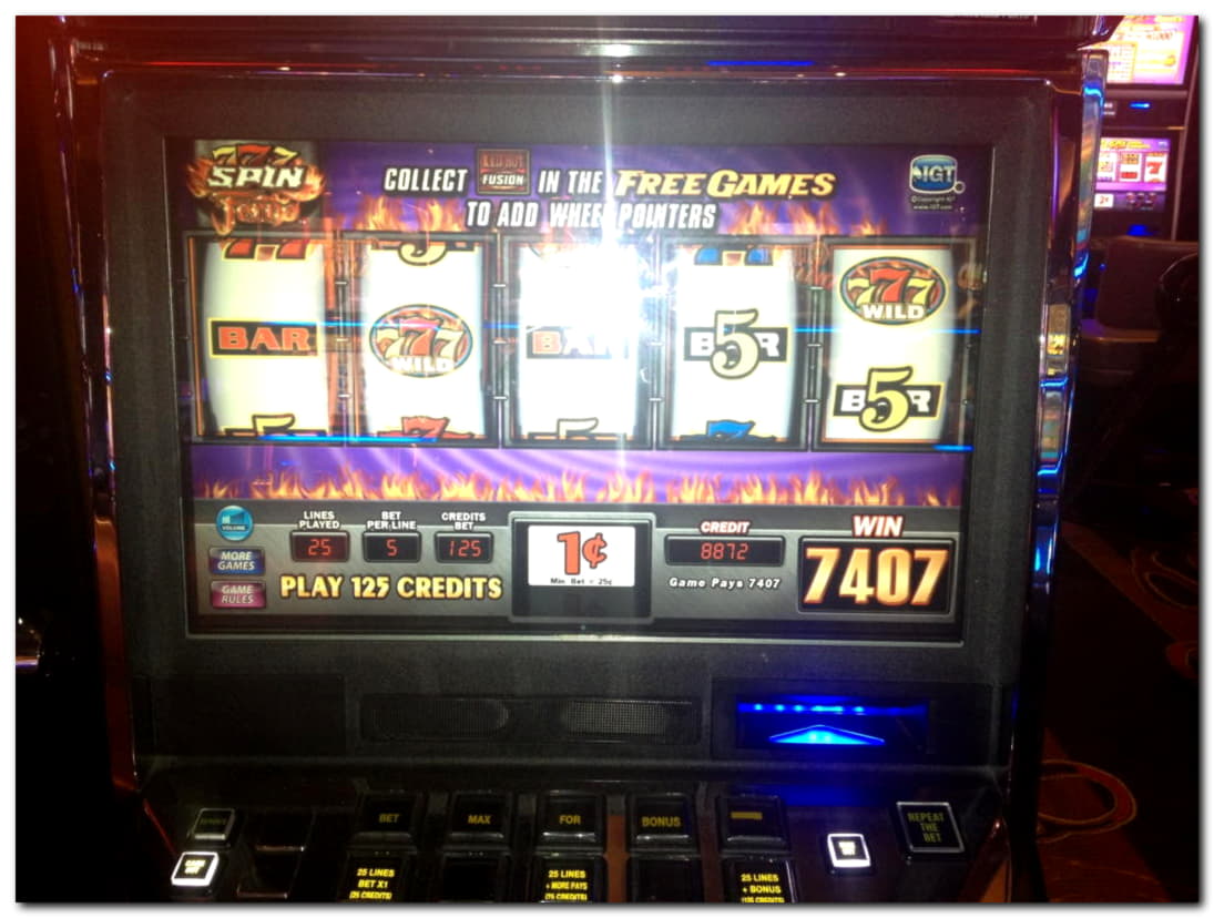 €935 Daily freeroll slot tournament at Cashmio Casino