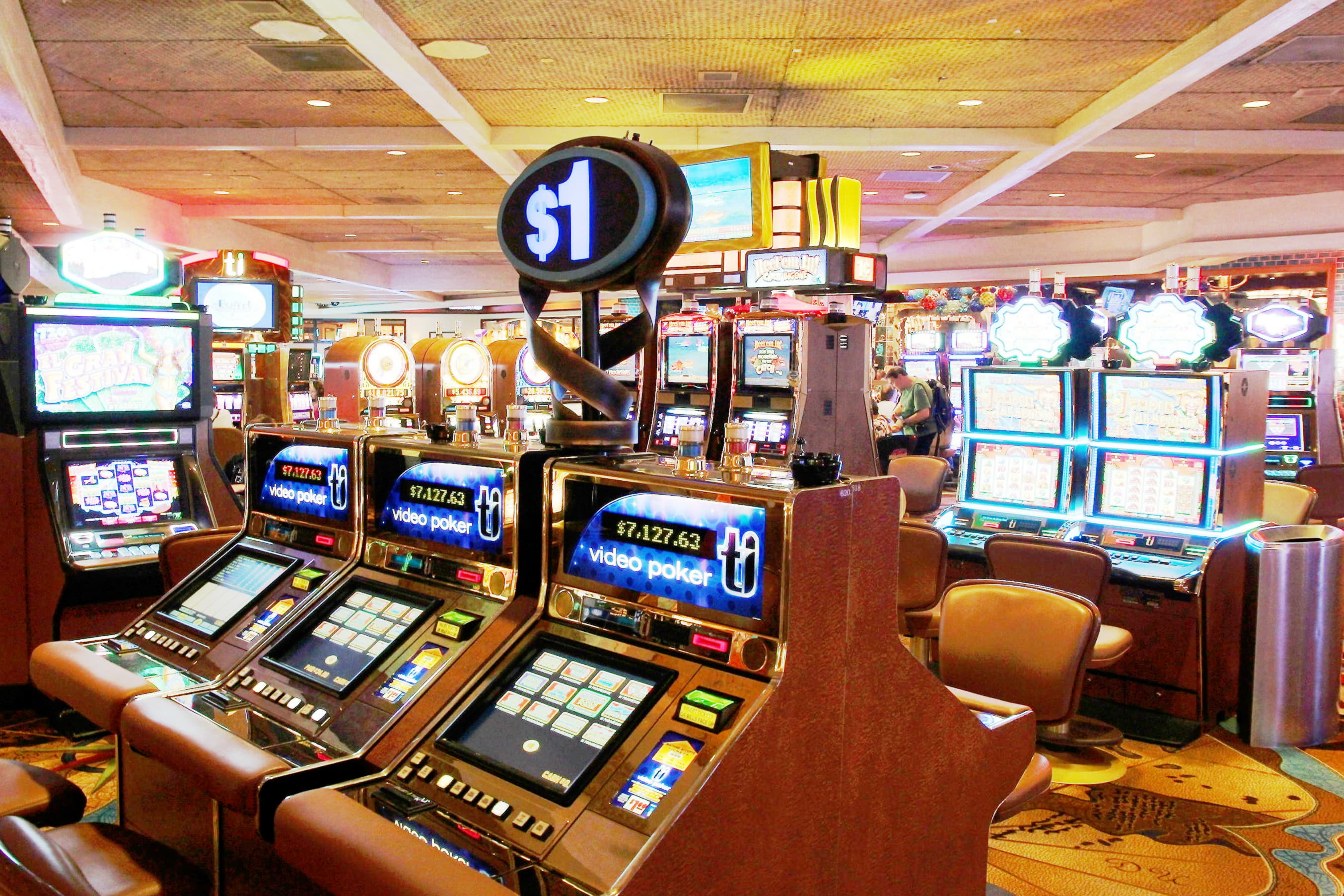 EURO 3945 No deposit bonus at Casino com